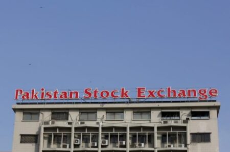 Stock Exchange Bearish: Pakistan's Fiscal Budget Raises Downturn Worries