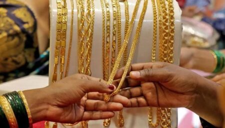 Surging Gold Price in Pakistan Defy International Trends Amid Economic Uncertainty